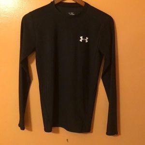 Medium Under Armour Men’s shirt